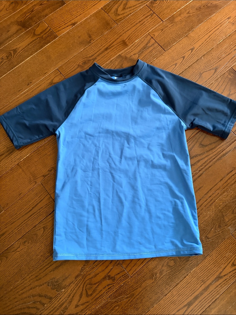 🔥 3/$25 - Old Navy Two-Tone Blue Kids Short Sleeve Rash Guard